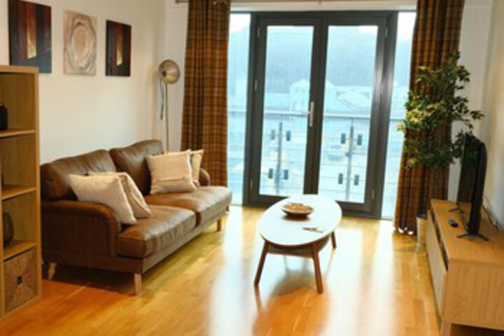 Lounge 26 of 89