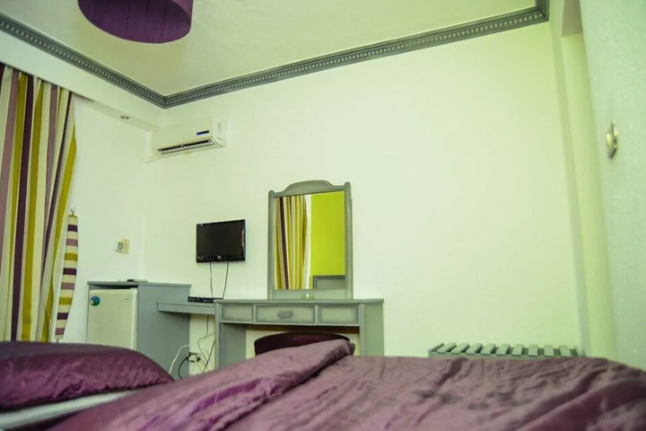 Room 4 of 4