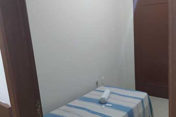 Room 6 of 12