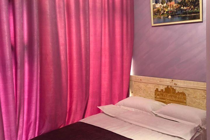 Room 16 of 28