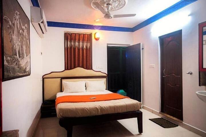 Room 4 of 6