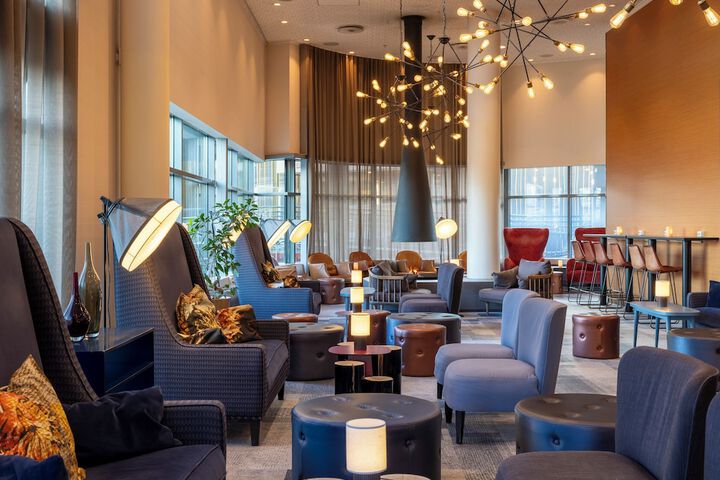 Entrance & Lobby