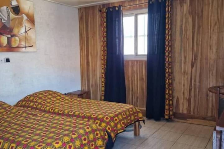 Room 13 of 90