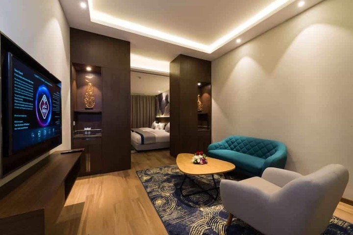 Room 16 of 28