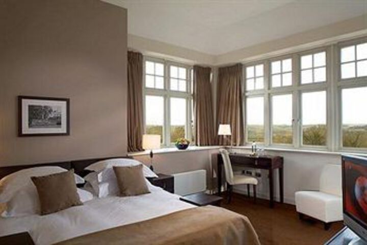 Room 9 of 28