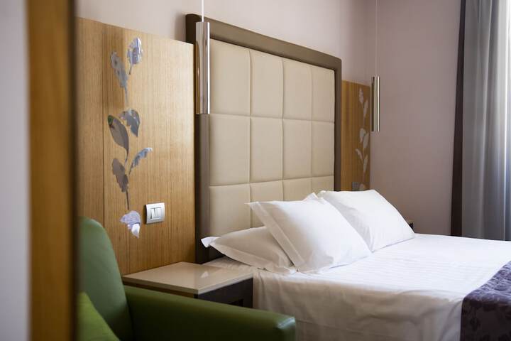 Room 47 of 167