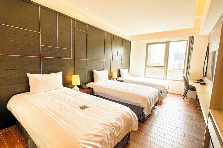 Room 6 of 67