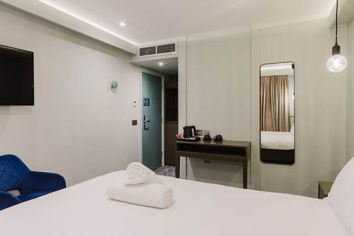 Room 27 of 263
