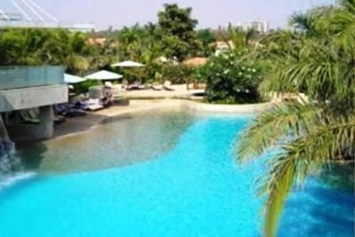 Pool Hotel