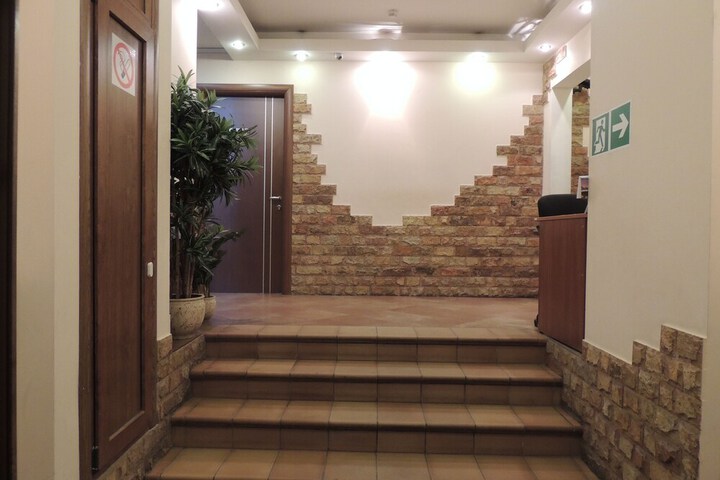 Hotel 2 of 101