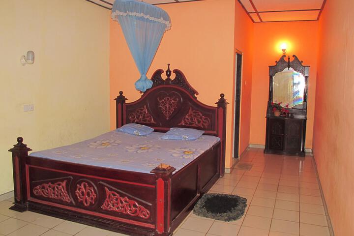 Room 2 of 5