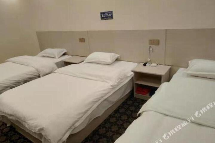 Yijia Hotel