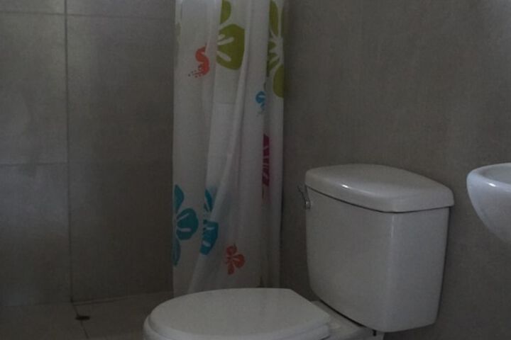 Room 5 of 6