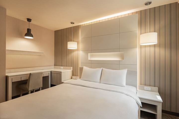 Room 12 of 38