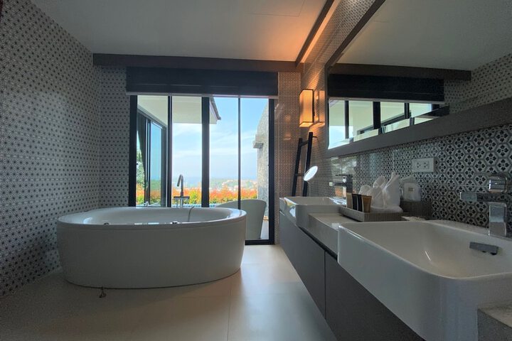 Room 20 of 28