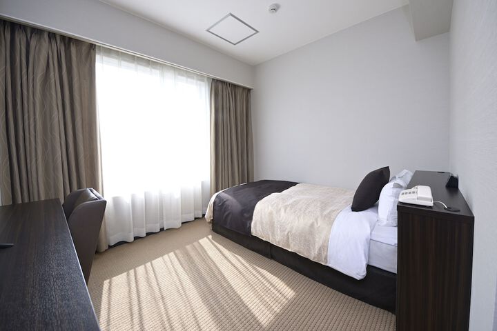 Room 14 of 27