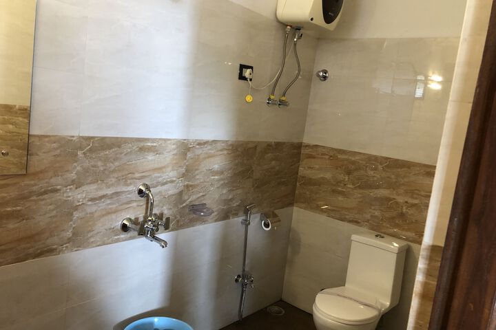 Room 20 of 35