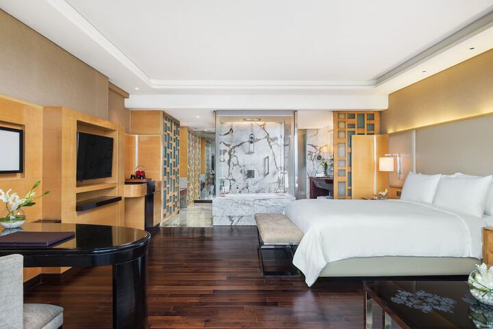 Room 3 of 62