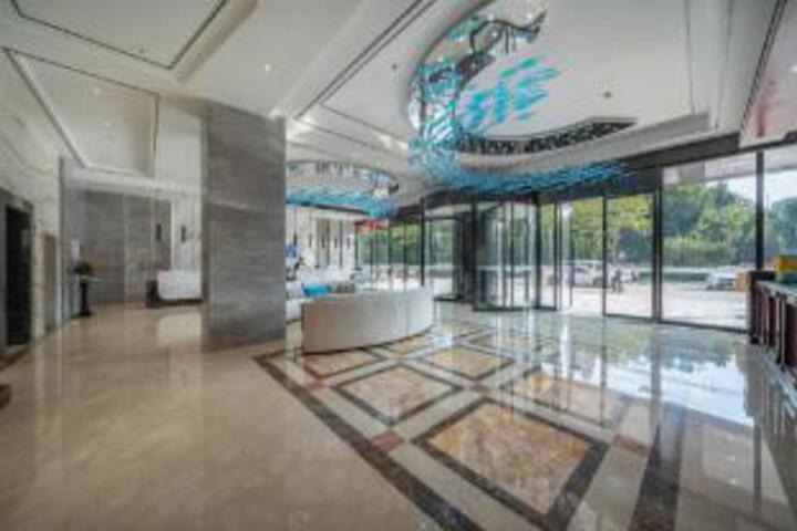Blue Hotel (Liuzhou High-speed Railway Station Guport Street Branch)