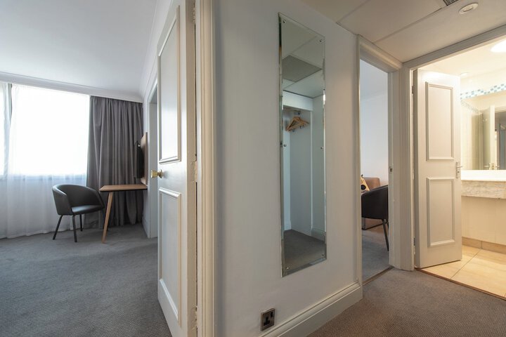 Room 22 of 124