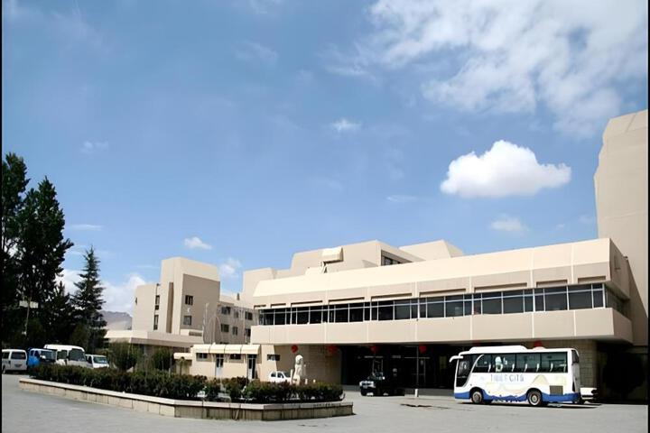 Lhasa Hotel