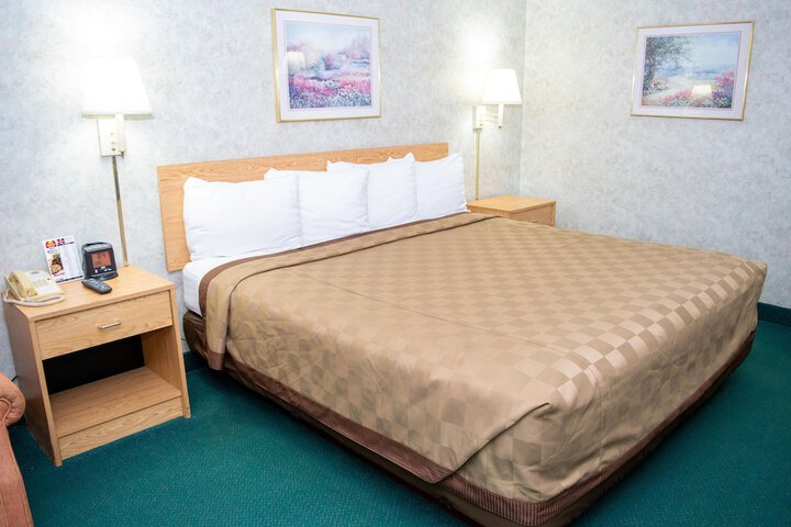 Room 3 of 10