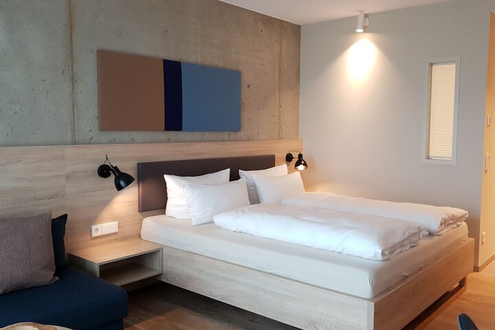 Room 7 of 25