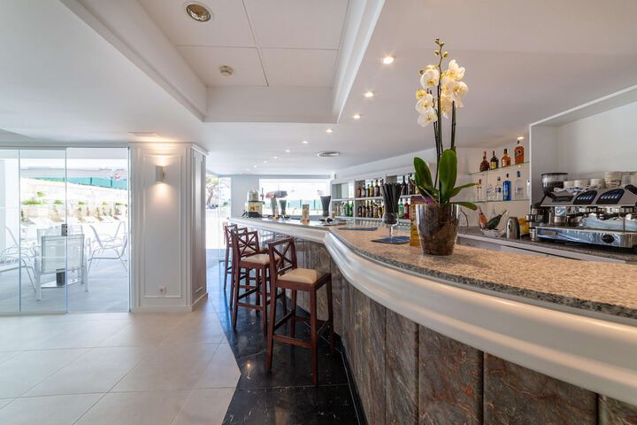 Lounge 187 of 237