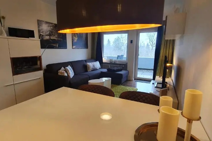 Room 2 of 5