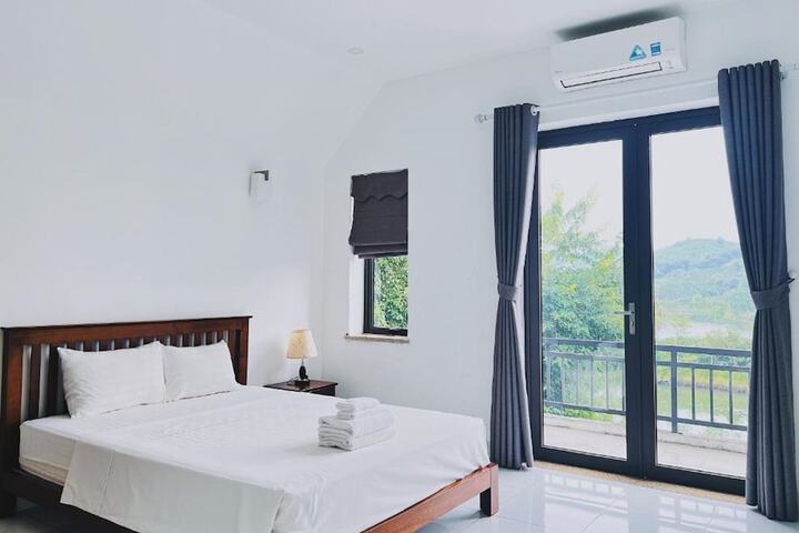 Room 10 of 79