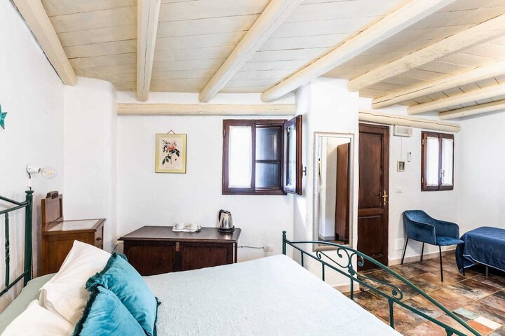 Room 10 of 50