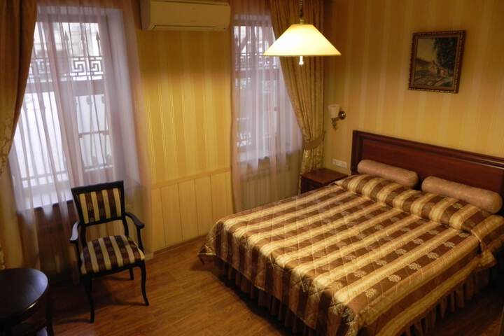 Room 16 of 36