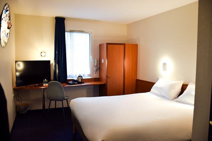 Room 16 of 60