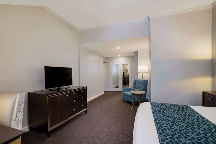 Room 27 of 101
