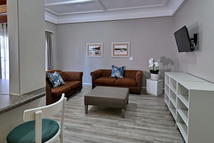 Room 106 of 199