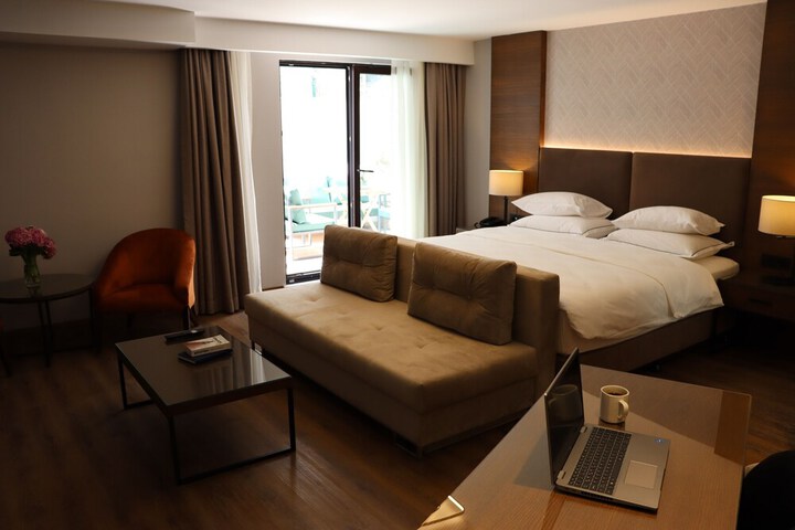 Room 15 of 31