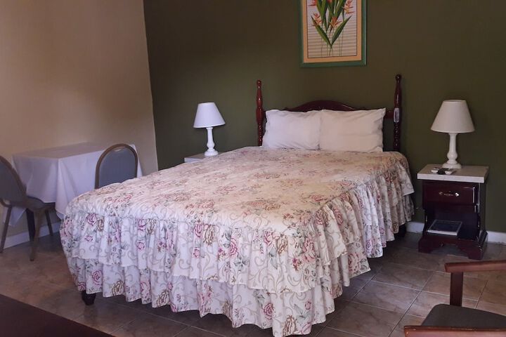 Room 5 of 43