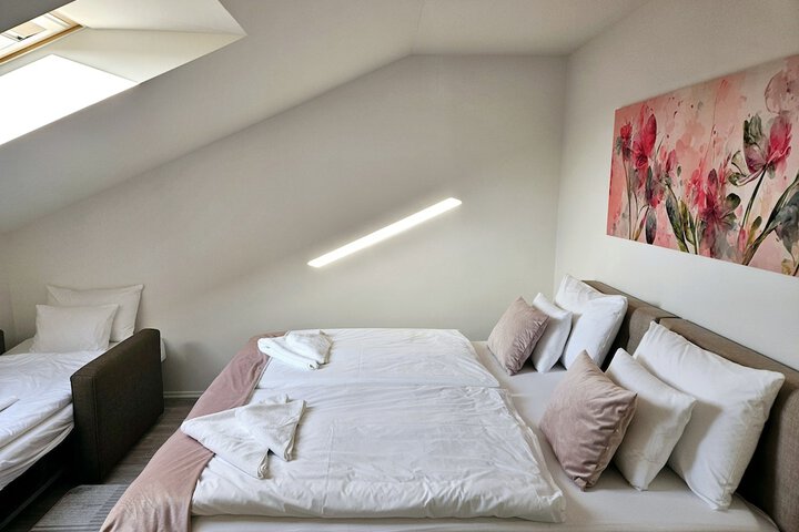 Room 4 of 40
