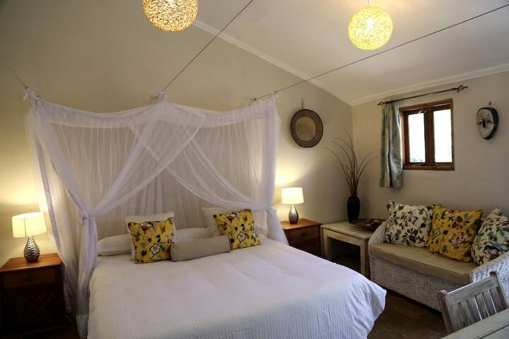 Room 4 of 33