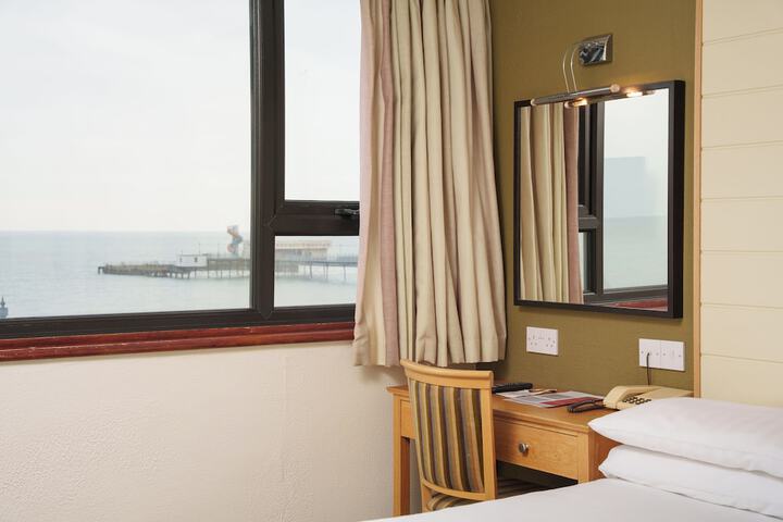 Room 26 of 89