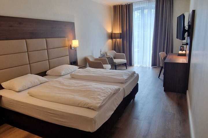 Room 14 of 33