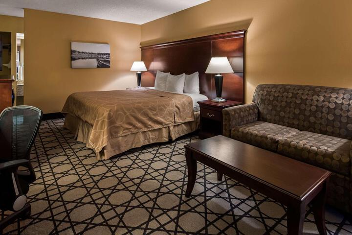 Suite1 Kin Bed 2flatscreentvs Living Area Microwave, Refrigerator WiFi Full Breakfast (3 of 5)