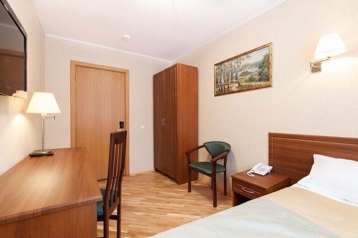 Room 16 of 37