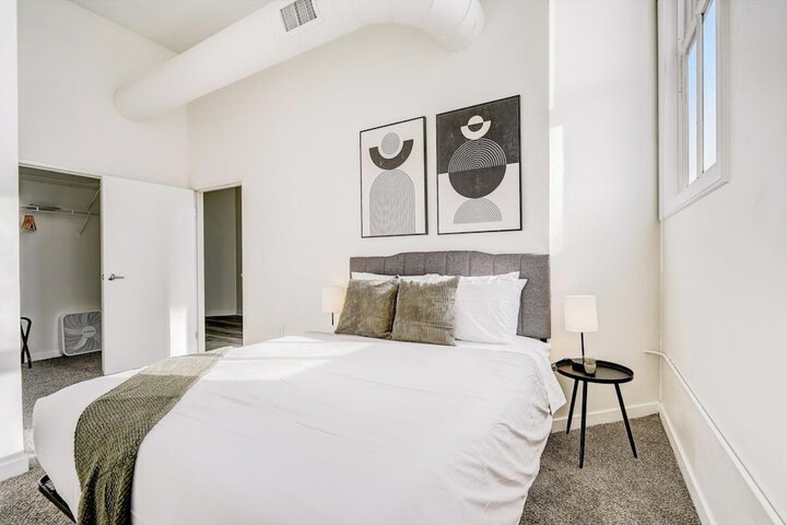 Room 42 of 194
