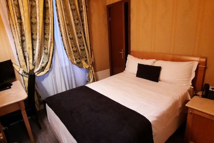 Room 19 of 30