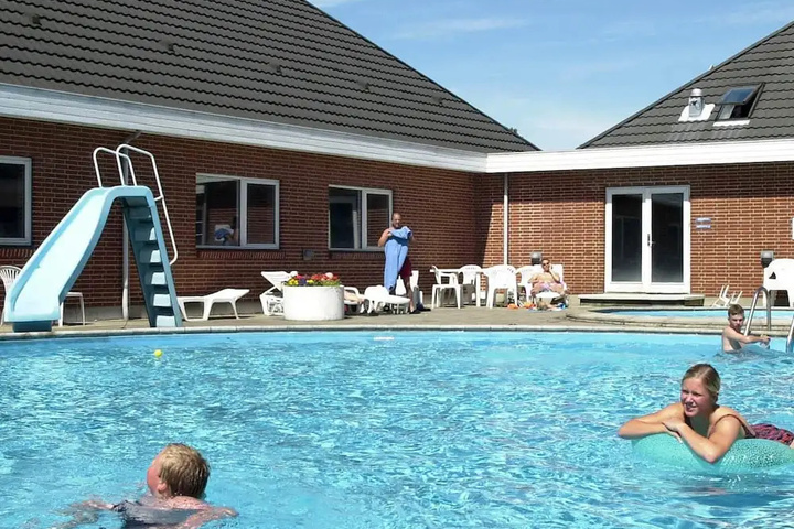 Pool 18 of 34