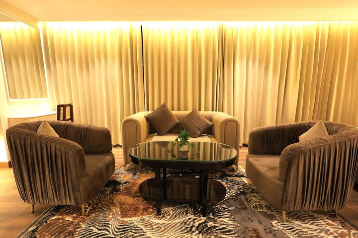 Room 30 of 48