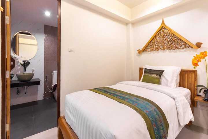 Room 2 of 29