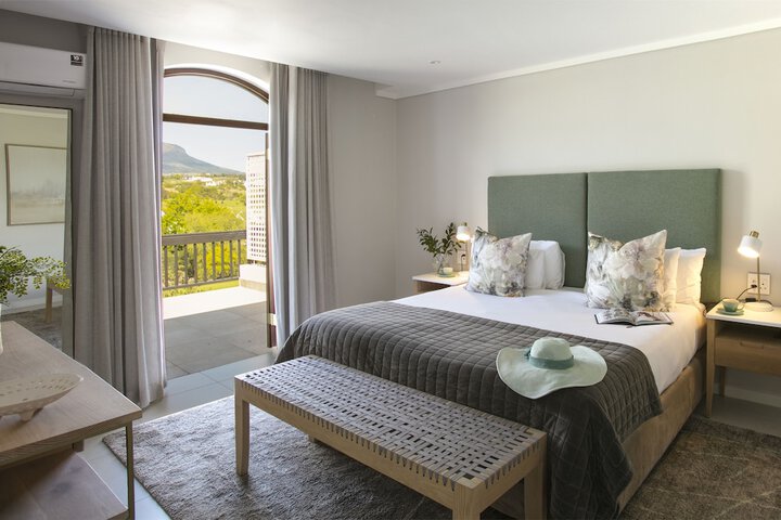 Room 4 of 40