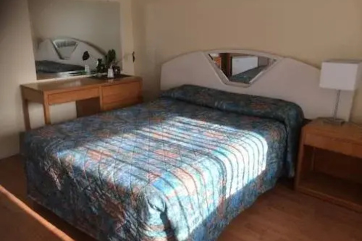 Room 3 of 6